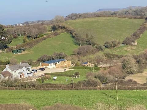 Meadow Cottage. Pretty modern cottage close to Woolacombe and Lee House in Ilfracombe