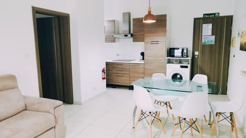 Hampton Court, Block C, n.2 Apartment in Saint Paul's Bay