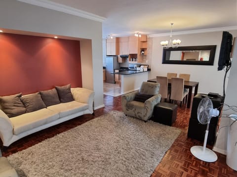 TV and multimedia, Kitchen or kitchenette, Living room, Seating area, Dining area, minibar, pet friendly, stove