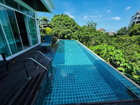 Day, Pool view, Swimming pool, sunbed
