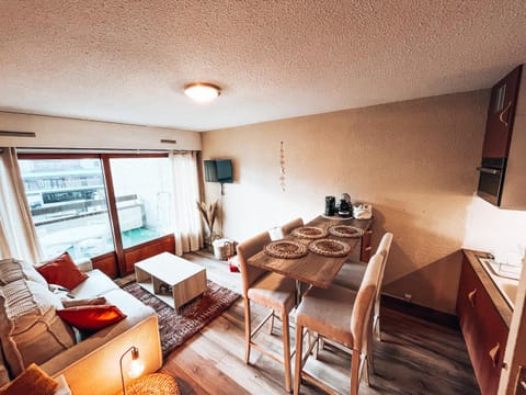 Living room, Dining area, kitchen