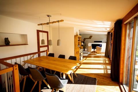 Living room, Dining area