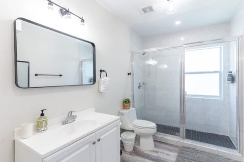 Oia House Brickell Beach 10 minutes Pool Location House in Brickell