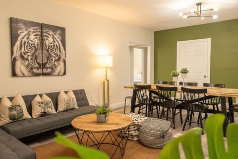 Oia House Brickell Beach 10 minutes Pool Location House in Brickell