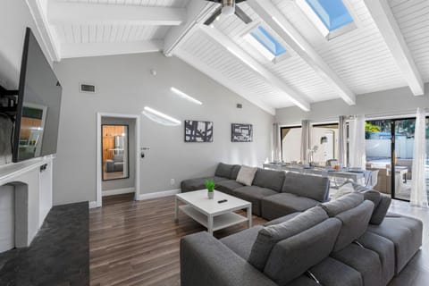 Carroll Cove Renovated Pool Home Sleeps 14 Carrollwood, Tampa House in Greater Carrollwood