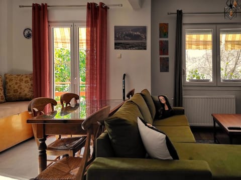 Living room, Seating area, Dining area