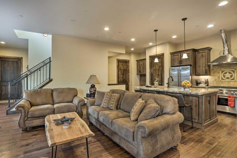 half Mi to Dtwn Golden Gem with Patios! House in Golden