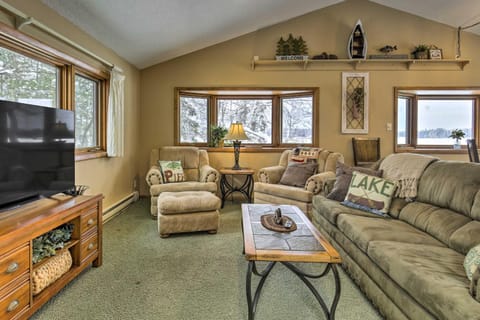 Phillips Cabin with Lake Views and Private Dock! Cabin in Wisconsin