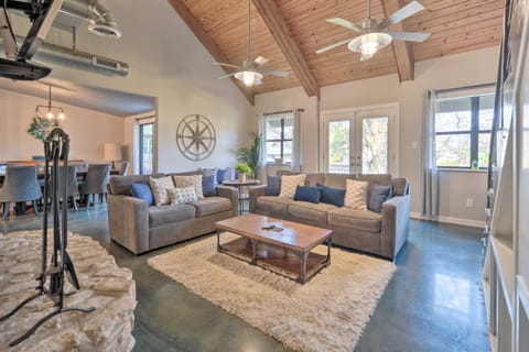 Dog-Friendly Kingsland Rental on Lake LBJ! House in Kingsland