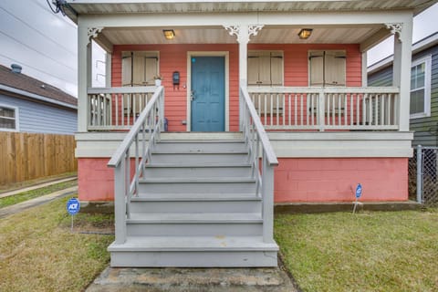 Less Than 3 Mi to French Quarter Pet-Friendly Home House in Ninth Ward