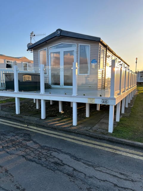 3 BEDROOMED CARAVAN WITH AMAZING SEA VIEWS! Apartment in Primrose Valley