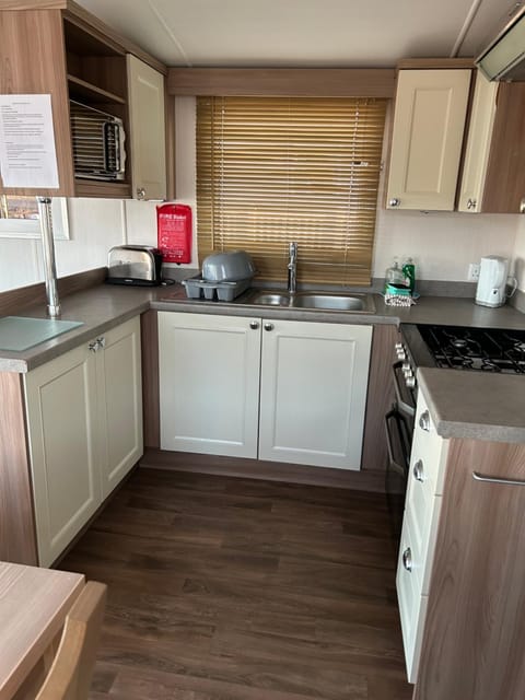 3 BEDROOMED CARAVAN WITH AMAZING SEA VIEWS! Apartment in Primrose Valley