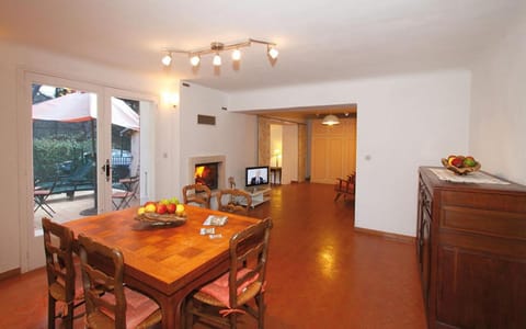 La bayorre House in Hyères