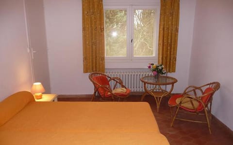 Gite de la bayorre House in Hyères