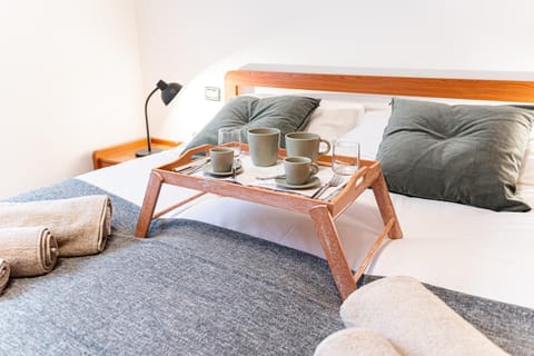Bed, Coffee/tea facilities, Photo of the whole room, Bedroom
