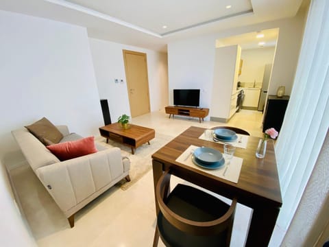TV and multimedia, Living room, Dining area, Evening entertainment