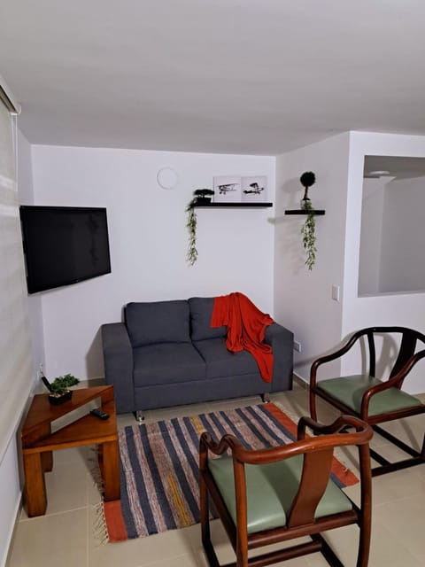 Communal lounge/ TV room, TV and multimedia, Living room, Seating area, Evening entertainment