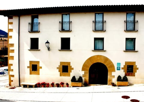 Facade/entrance, Bird's eye view