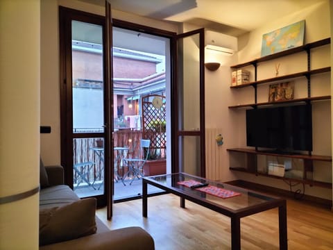 TV and multimedia, Balcony/Terrace, Living room, Seating area