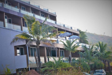 Property building, Day, Natural landscape, Parking