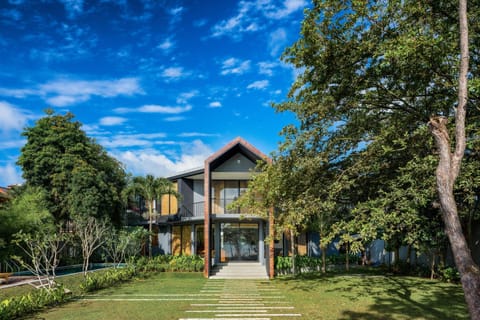 Property building, Garden