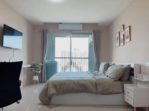 Bed, Photo of the whole room, Bedroom