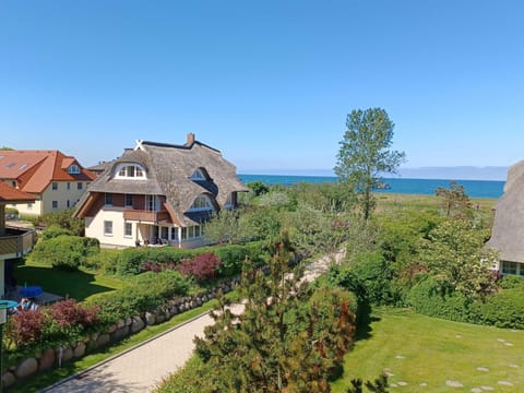Neighbourhood, Sea view