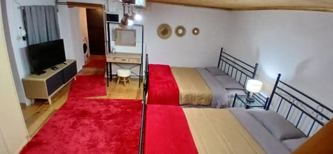 Bed, TV and multimedia, Bedroom, wardrobe