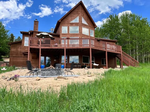 Property building, Patio, Natural landscape, Garden view