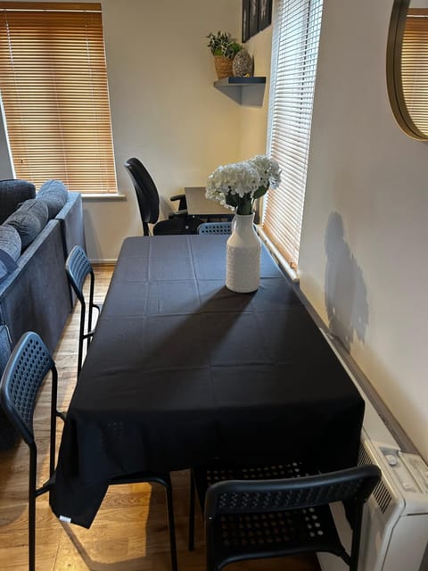 Lovely Modern Apartment Close to Town Centre Apartment in Colchester