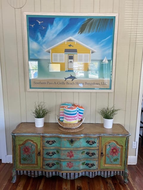 Seahorse Bungalow House in Tierra Verde