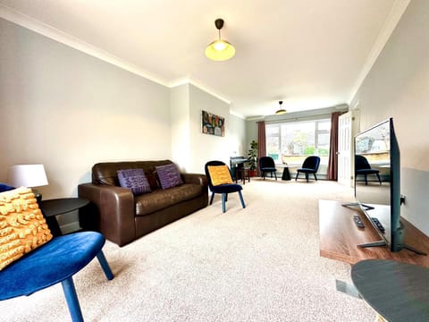 Spacious 3 double bedroomed house in Bicester House in Cherwell District