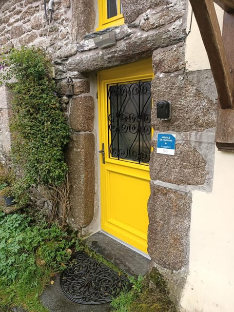"La Maison de Poupée" Gîte cosy Monts d'Arrée proche Huelgoat Bretagne House in Finistere