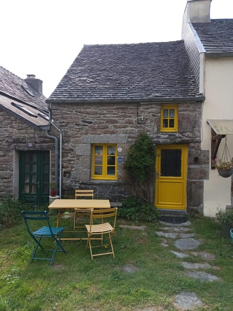 "La Maison de Poupée" Gîte cosy Monts d'Arrée proche Huelgoat Bretagne House in Finistere