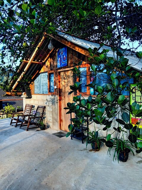 Property building, Day