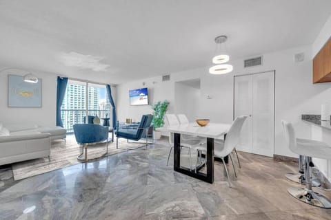 Iconic High floor 3 bedrooms in the heart of Miami Apartment in Brickell