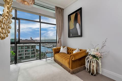 View (from property/room), Living room, Seating area