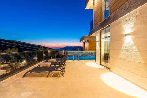 Balcony/Terrace, Mountain view, Sea view