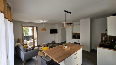 Living room, Meals, kitchen