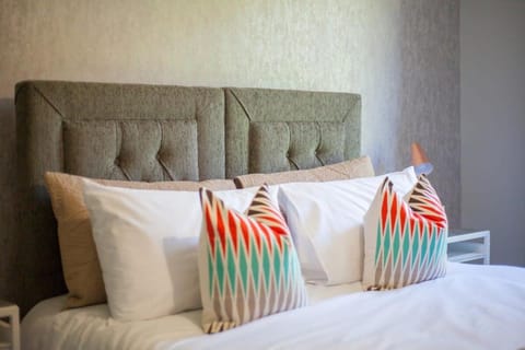 Beautiful West End Flat with Private Parking Apartment in Glasgow