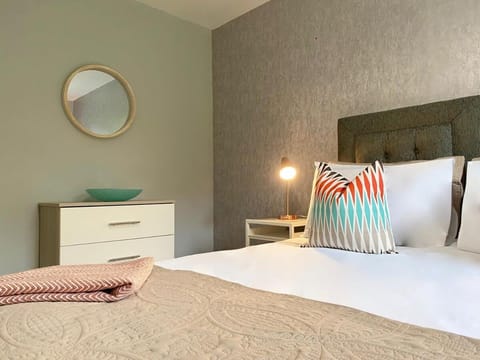 Beautiful West End Flat with Private Parking Apartment in Glasgow