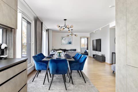 Kitchen or kitchenette, Seating area