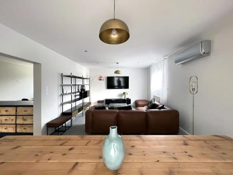 Maison 15 personnes périphérie de Clermont-Ferrand House in Auvergne-Rhône-Alpes