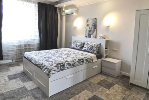 Bed, Photo of the whole room, Bedroom, wardrobe, air conditioner