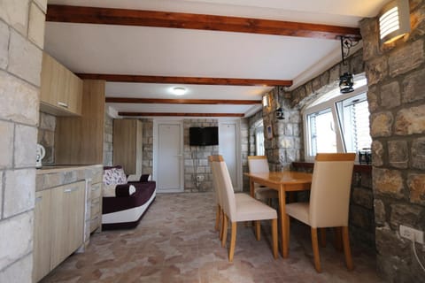 TV and multimedia, Living room, Dining area