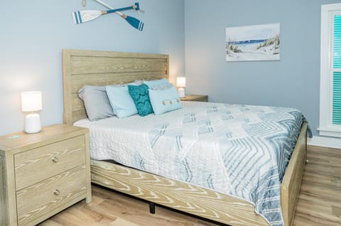 Cottage Beach House Steps From Beach 3 bedroom 2 bath House in Alabama