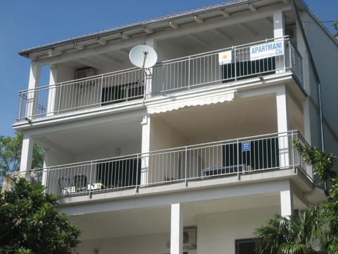 Property building, Day, View (from property/room), Balcony/Terrace