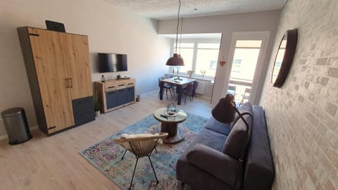 TV and multimedia, Balcony/Terrace, Living room, Seating area, Dining area, wardrobe