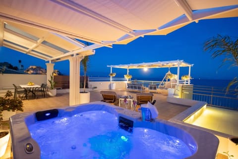 Patio, Night, Natural landscape, Hot Tub, View (from property/room), Balcony/Terrace, Seating area, Sea view