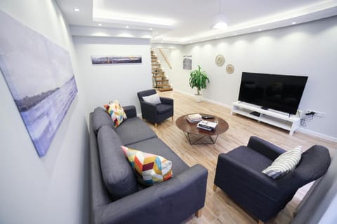 Communal lounge/ TV room, TV and multimedia, Living room, Seating area